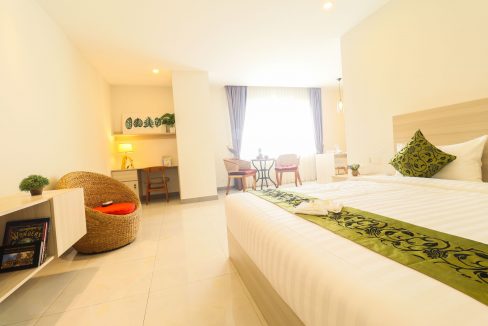 Spacious One-Bedroom Apartment for rent in the heart of Phnom Penh City (4)