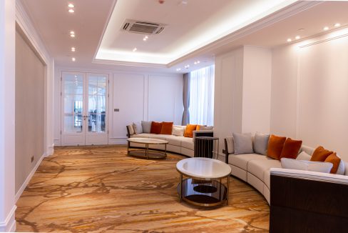 The magnificent villa in the sky for rent near Olympia Stadium (17)