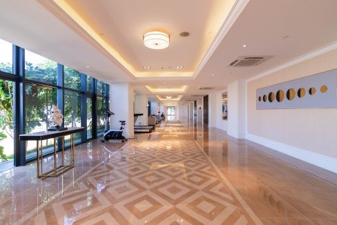 The magnificent villa in the sky for rent near Olympia Stadium (18)