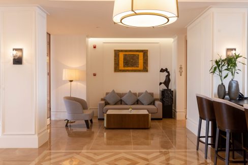 The magnificent villa in the sky for rent near Olympia Stadium (19)