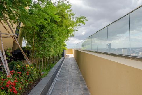The magnificent villa in the sky for rent near Olympia Stadium (9)
