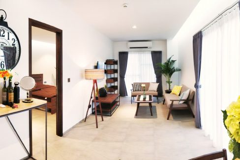 A Beautiful One Bedroom Corner Unit Apartment for rent on the road Mong Reththy (4)