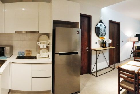 A Beautiful One Bedroom Corner Unit Apartment for rent on the road Mong Reththy (6)