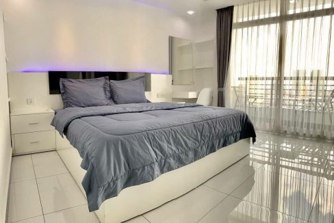 2 Bedrooms Service Apartment with fully furnished free access to gym, steam, sauna and pool in BKK3 (2)