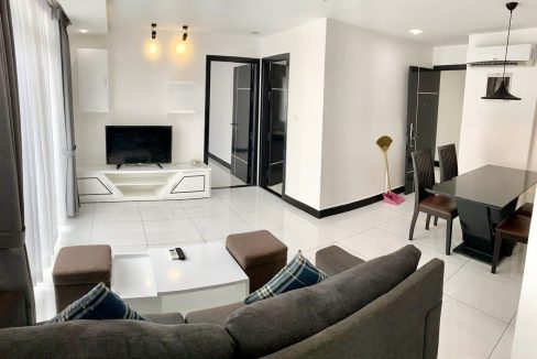 2 Bedrooms Service Apartment with fully furnished free access to gym, steam, sauna and pool in BKK3 (5)