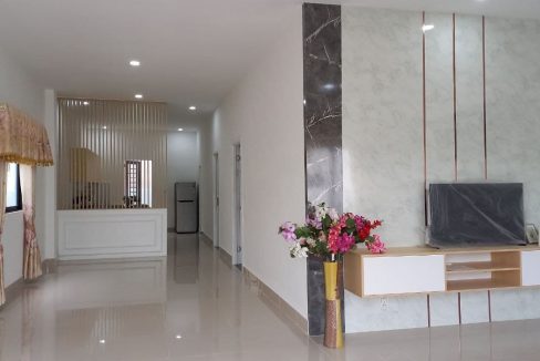 Modern luxury villa in Ang Snoul District (3)