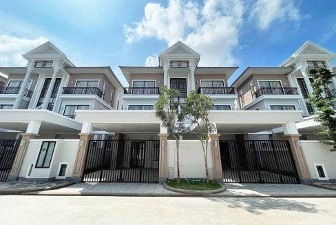 Beautifully Twin A Villa For Sale In Borey Peng Huoth St 50M (2)