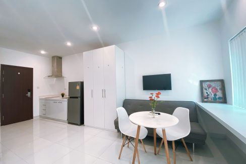 Best Location Service Studio Apartment for rent in BKK is available now (3)