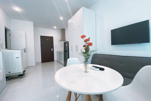 Best Location Service Studio Apartment for rent in BKK is available now (4)