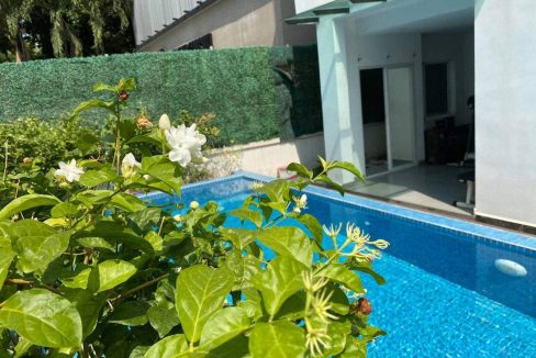 Best Location Service Studio Apartment for rent in BKK is available now (7)