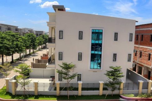 Good Location Modern Link House For Sale in Chbar Ampov (3)