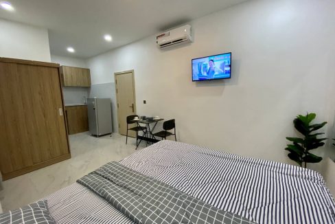 Good Location Service Studio Apartment for rent in Tuol Kork (2)