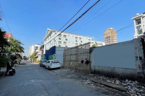 Good Location and Spacious Land for Rent near Russian Market (3)