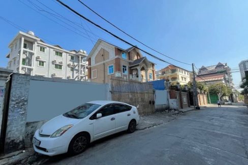 Good Location and Spacious Land for Rent near Russian Market (4)