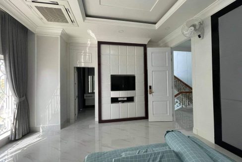 King A Corner Villa For Sale In Borey Peng Huoth Boeng Snor (7)