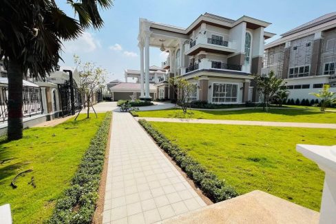 King A Villa For Sale In Borey Peng Huoth Boeng Snor Eco Melody (1)