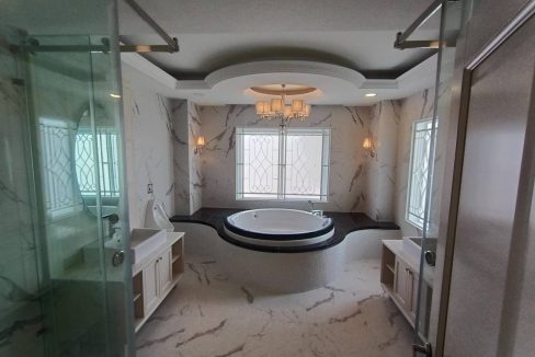 Luxury KIng A Villa For Sale In Borey Peng Huoth Boeng Snor Eco Melody (8)