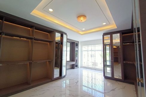 Luxury Queen Villa For Sale In Borey Peng Huoth Boeng The Star Diamonds (13)