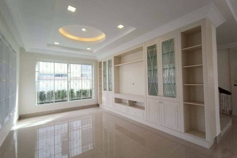 Luxury Queen Villa For Sale In Borey Peng Huoth Boeng The Star Diamonds (5)