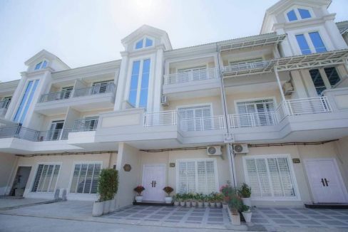 Modern Link Villa for Sale on National Road 1 (2)