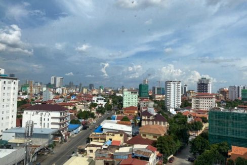 New Spacious Studio Condominium for rent in TK is looking for you now (10)