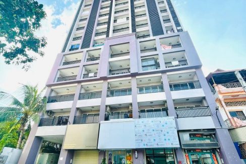 New Spacious Studio Condominium for rent in TK is looking for you now (11)