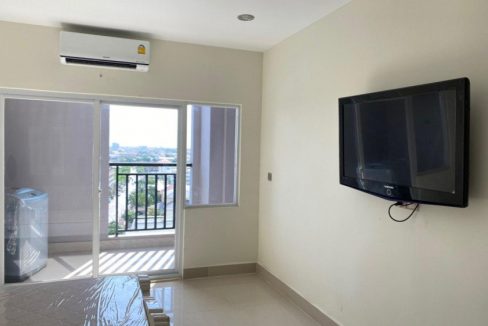 New Spacious Studio Condominium for rent in TK is looking for you now (6)