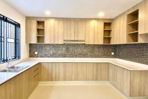 Queen Villa For Sale In Borey Chip Mong 60M Near By Project AEON3 Market (5)