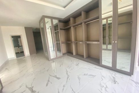 Queen Villa for Rent at borey Peng Hourt Beng Snor Chbar Ompov (3)