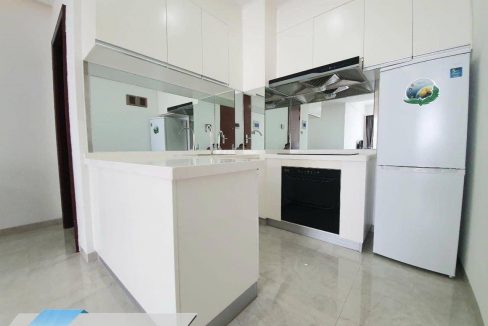 Service Studio Apartment with balcony for rent in Daun Penh is free booking now (2)