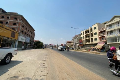 Spacious Land for Sale along the National Road Number 1 near Kdey Takoy Pagoda (4)