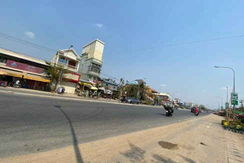 Spacious Land for Sale along the National Road Number 1 near Kdey Takoy Pagoda (5)