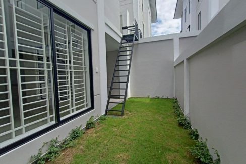 Twin Villa For Sale In Borey Peng Huoth Boeng Snor The Uro Vill (9)