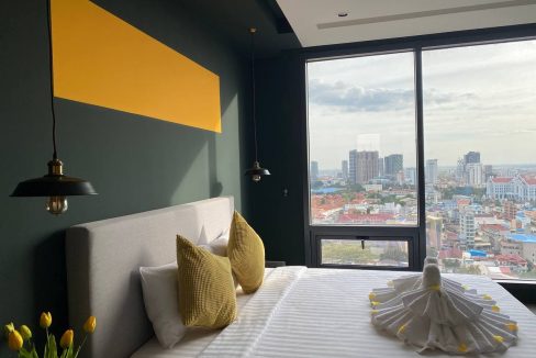 Urgent Luxury One Bedroom Condo Unit for sale access with Gym Swimming Pool Sky Bar (1)