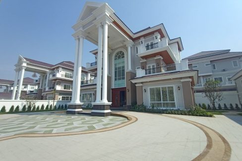 Very Nice King A Villa For Rent In Borey Peng Huoth Beng Snor (1)