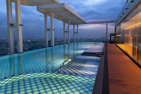 Very Nice One Bedroom Condominium with Gym Steam Swimming Pool and Sky Bar in Bkk3 (12)