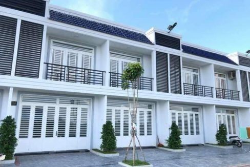1Luxury Link Villa for Sale behind Prek Hoor Market in Takhmao City (2)