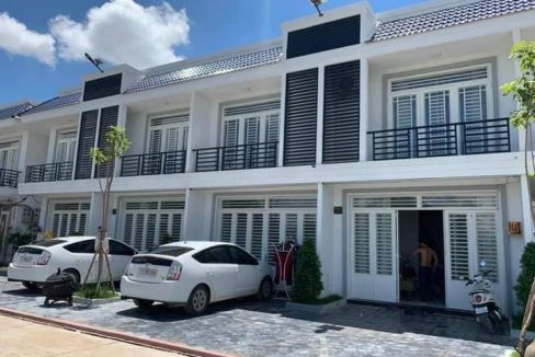 1Luxury Link Villa for Sale behind Prek Hoor Market in Takhmao City (3)