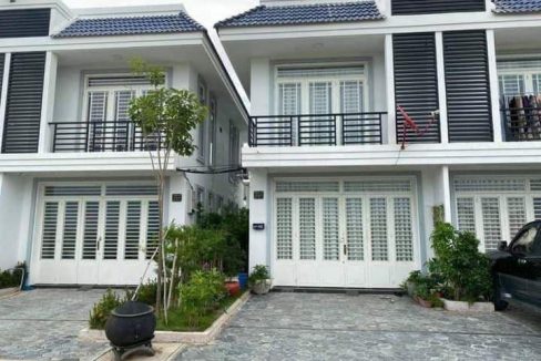 1Luxury Link Villa for Sale behind Prek Hoor Market in Takhmao City (5)