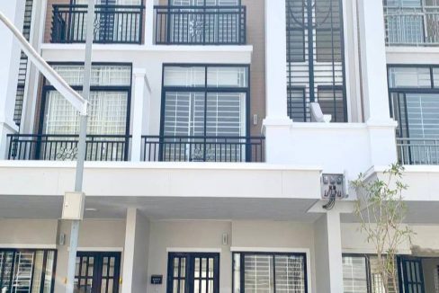 4 Bedrooms Conner Link VIlla for Sale in Borey Peng Hourt Beng Snor the Eco Delta (1)