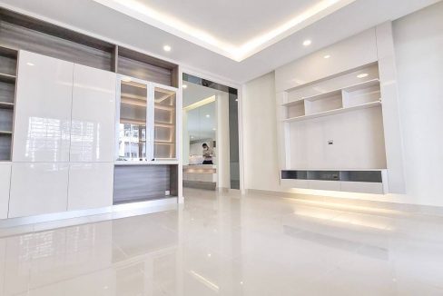 4 Bedrooms Conner Link VIlla for Sale in Borey Peng Hourt Beng Snor the Eco Delta (3)