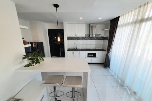 Beautiful One Bedroom Apartment for Rent access to gym, Steam sauna and pool! (3)