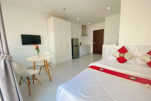 Beautiful Studio Service Apartment for rent in BKK1 (2)
