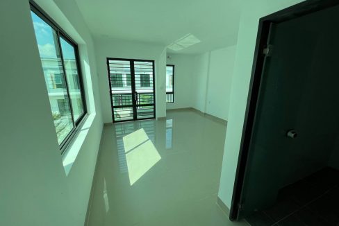 Classic Link 2 bedrooms Villa for sale in Takhmao (6)