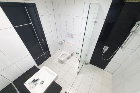 Good Location 3 Bedrooms Condominium for rent access to gym, Steam sauna and pool (11)