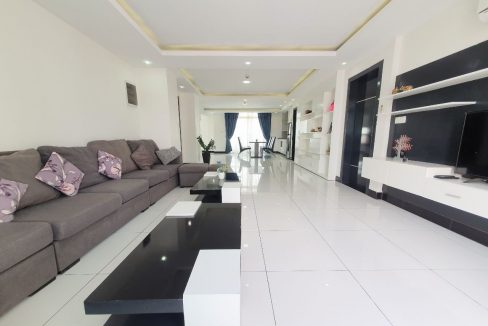 Good Location 3 Bedrooms Condominium for rent access to gym, Steam sauna and pool (4)