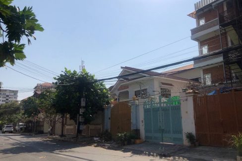 House For Rent The Second Floor in Good Location Near IFL University (3)