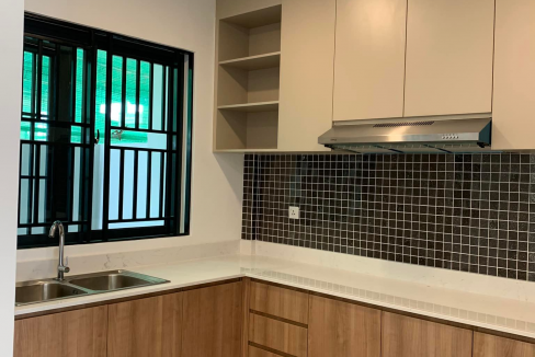 Modern Link House For Sale in Borey Chip Mong Land (3)
