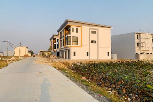Modern Stylist Link Villa for Sale in ChoukVa 2 (4)