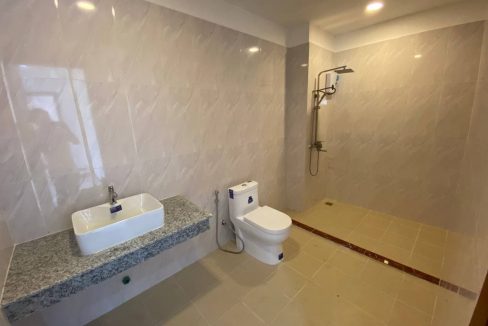 Spacious Tow Bedrooms Apartment For Rent in Chamkar Mon (4)